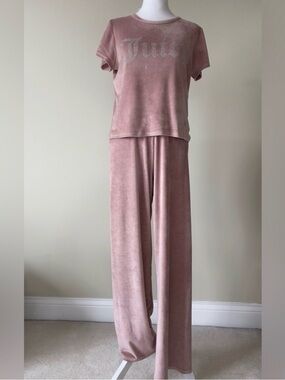 Juicy Couture Blush Pink Velour two pieces short sleeve Lounge Set EUC Size M